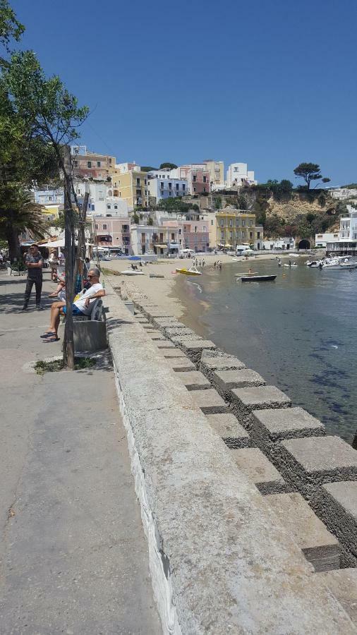 La Casa Sugli Archi Hotel Ponza Kültér fotó